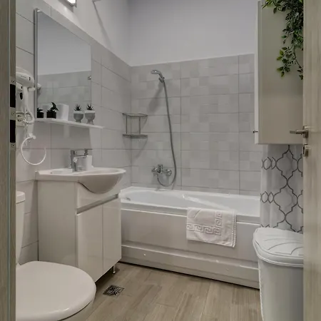 Homie Gray - Private Parking - Self Check-in *