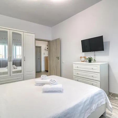 Homie Gray - Private Parking - Self Check-in *