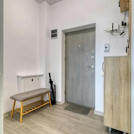 Homie Gray - Private Parking - Self Check-in