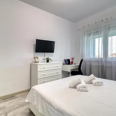 Homie Gray - Private Parking - Self Check-in Bucarest