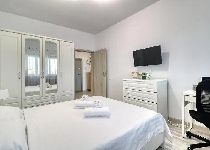 Homie Gray - Private Parking - Self Check-in *