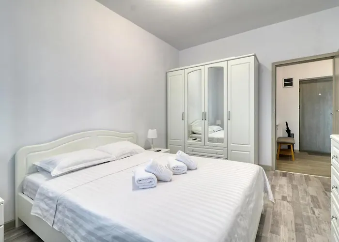 Apartament Homie Gray - Private Parking - Self Check-in