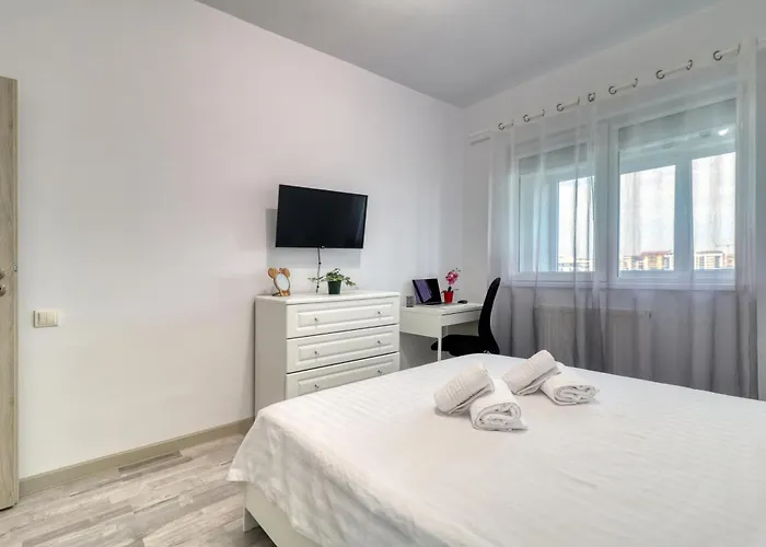 Homie Gray - Private Parking - Self Check-in Bucureşti