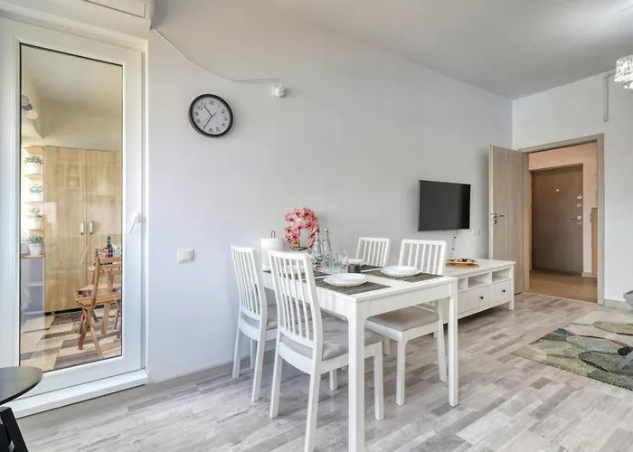 Homie Gray - Private Parking - Self Check-in *